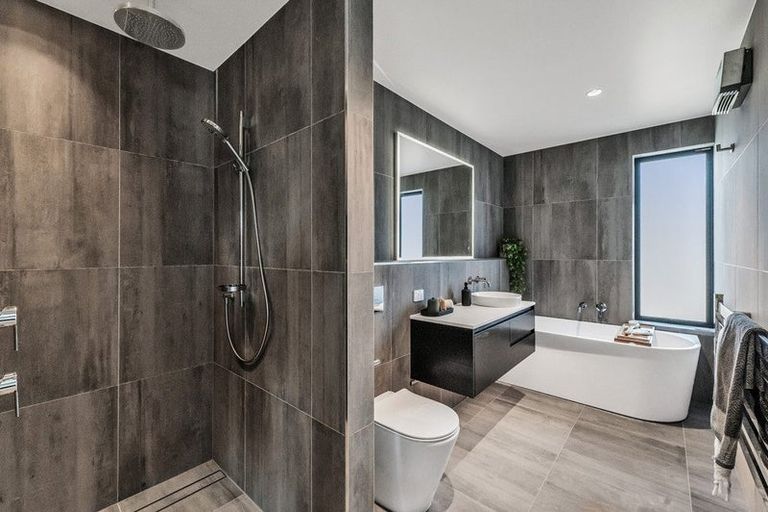 Photo of property in 68a Wai-iti Terrace, Bryndwr, Christchurch, 8052