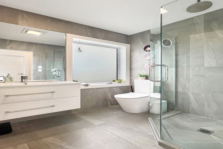 Photo of property in 51a Gills Road, Bucklands Beach, Auckland, 2014