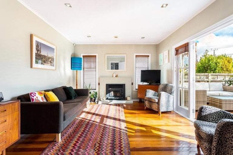 Photo of property in 1/68 Routley Drive, Glen Eden, Auckland, 0602