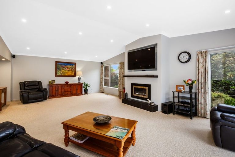 Photo of property in 40 Wai-iti Crescent, Woburn, Lower Hutt, 5010