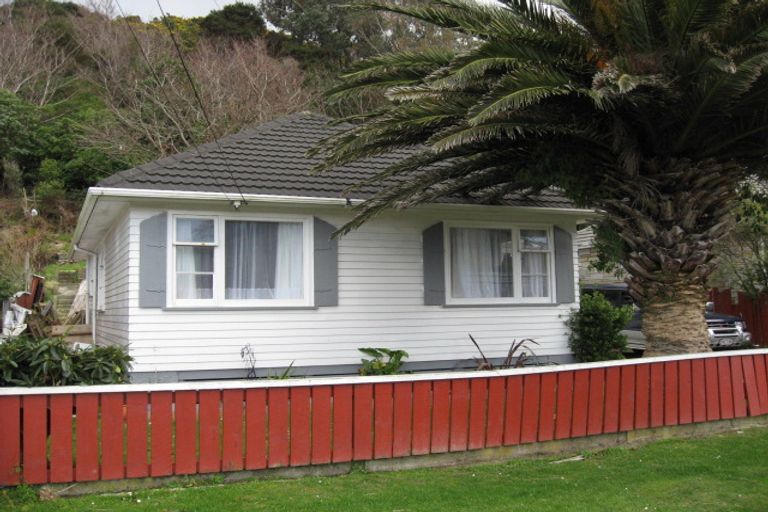 Photo of property in 191 Wellington Road, Wainuiomata, Lower Hutt, 5014