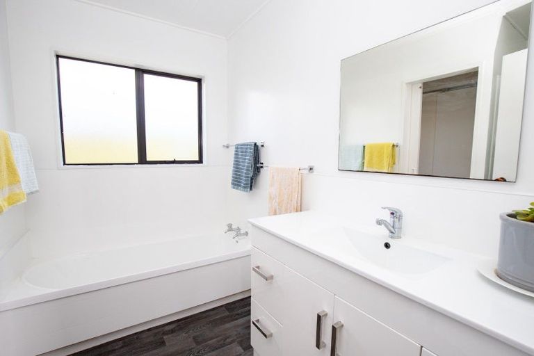 Photo of property in 59 Pipiroa Road, Ngatea, 3503