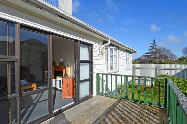 Photo of property in 39 Atiawa Crescent, Waiwhetu, Lower Hutt, 5010