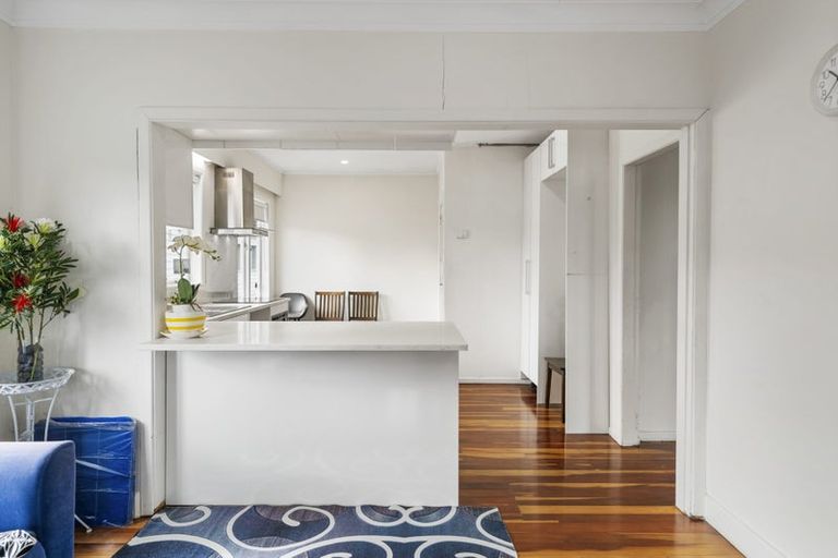 Photo of property in 107 Taylor Road, Mangere Bridge, Auckland, 2022