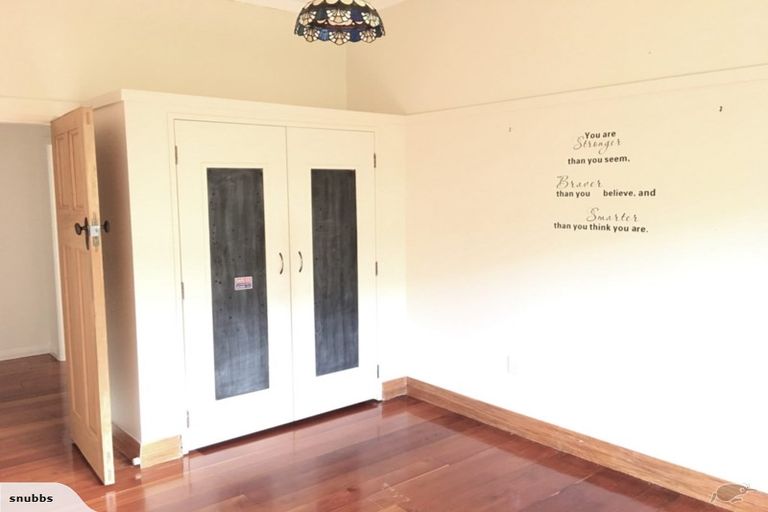 Photo of property in 19 Alan Street, Palmerston North, 4414