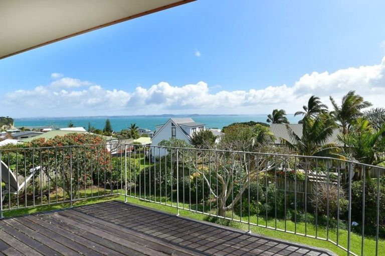 Photo of property in 37 Pacific Parade, Army Bay, Whangaparaoa, 0930