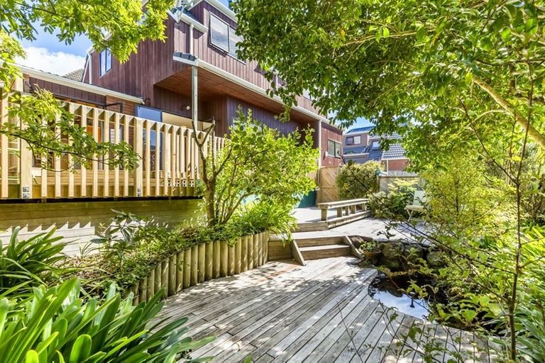 Photo of property in 2/16 Mahara Avenue, Birkenhead, Auckland, 0626