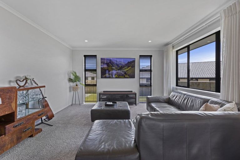 Photo of property in 10 Kararaina Close, Whalers Gate, New Plymouth, 4310