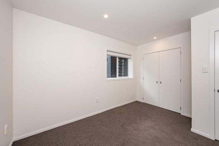 Photo of property in 2/25 Kitchener Terrace, Johnsonville, Wellington, 6037