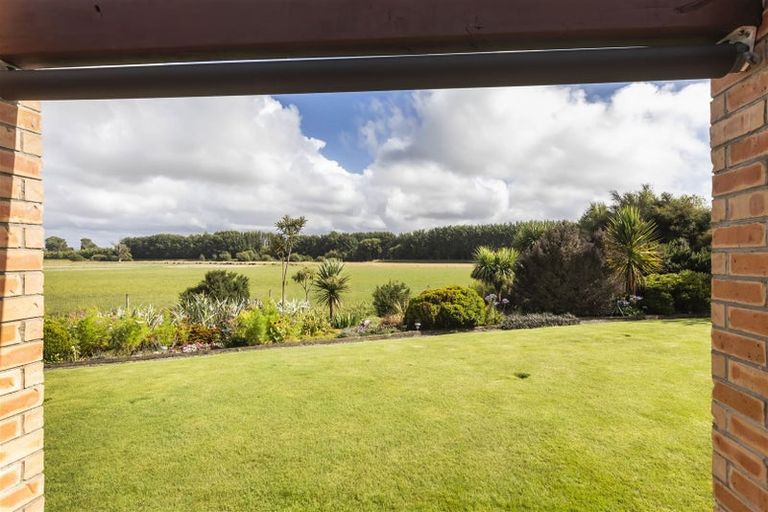 Photo of property in 54 Queens Avenue, Waikuku Beach, 7402