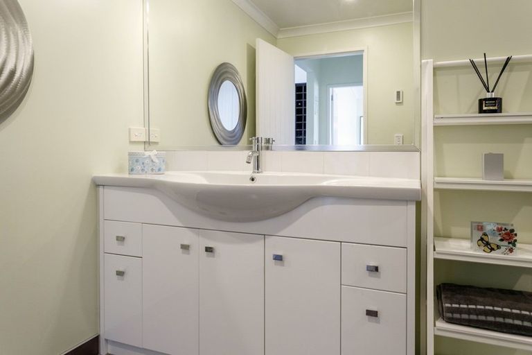 Photo of property in 3/15 Tremaine Avenue, Two Mile Bay, Taupo, 3330