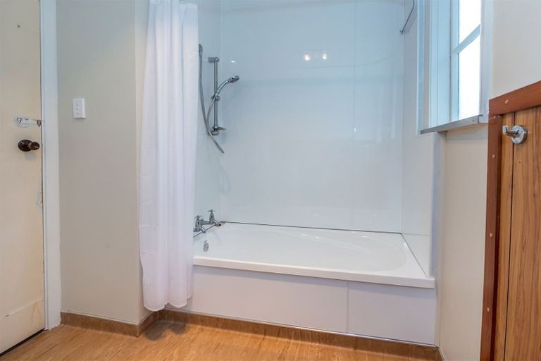 Photo of property in 17 Dunarnan Street, Avonside, Christchurch, 8061