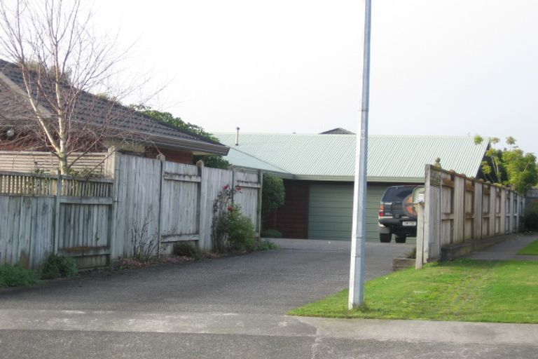 Photo of property in 8 Jasmine Place, Fitzherbert, Palmerston North, 4410