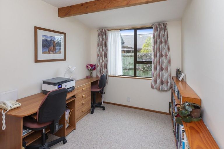 Photo of property in 21 Greystoke Lane, Avonhead, Christchurch, 8042