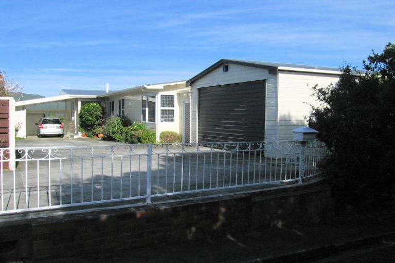 Photo of property in 15 Viscount Grove, Kelson, Lower Hutt, 5010