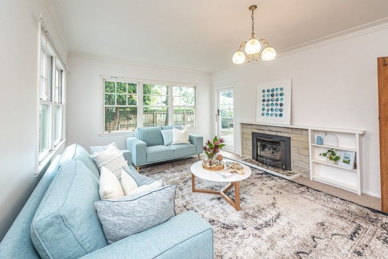 Photo of property in 11 Saint Leonard Street, Saint Johns Hill, Whanganui, 4501