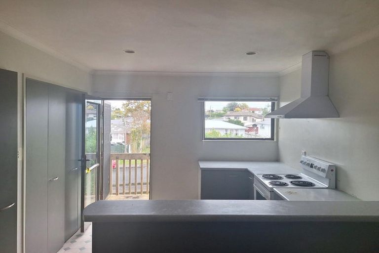 Photo of property in 5 Justin Place, Te Atatu Peninsula, Auckland, 0610