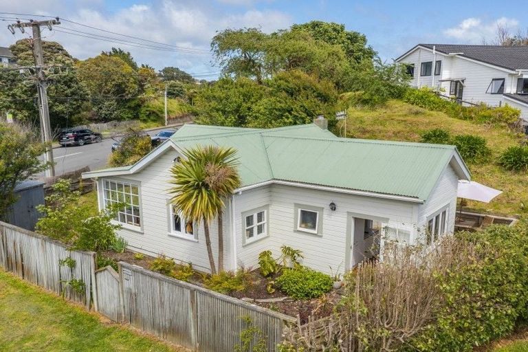 Photo of property in 69 Waimea Road, Waikanae Beach, Waikanae, 5036