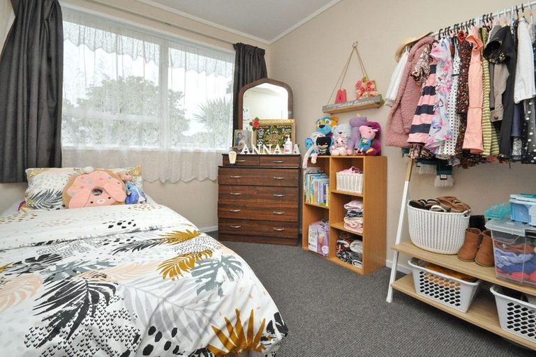 Photo of property in 9 Yearsley Place, Manurewa, Auckland, 2102