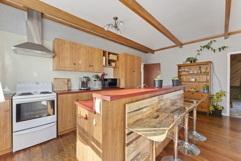 Photo of property in 12 Cordelia Street, Stratford, 4332