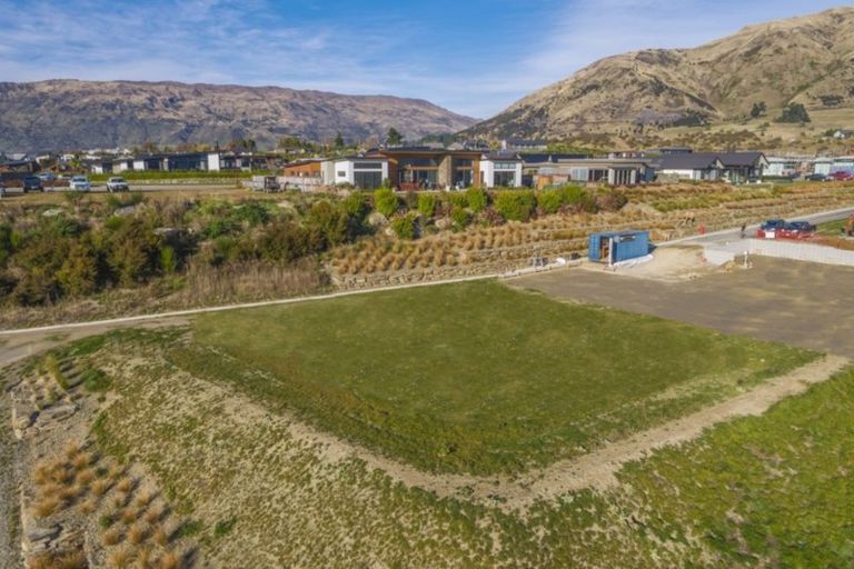 Photo of property in Meadowstone Alpha Series, 32 Sapphire Spring Rise, Wanaka, 9305