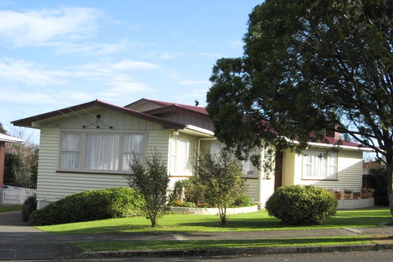 Photo of property in 32 Highbury Drive, Levin, 5510