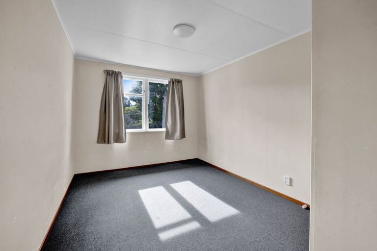Photo of property in 12 Grenville Street, Marfell, New Plymouth, 4310