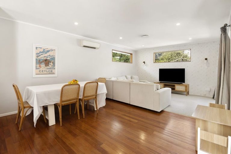 Photo of property in 44 Homewood Crescent, Karori, Wellington, 6012