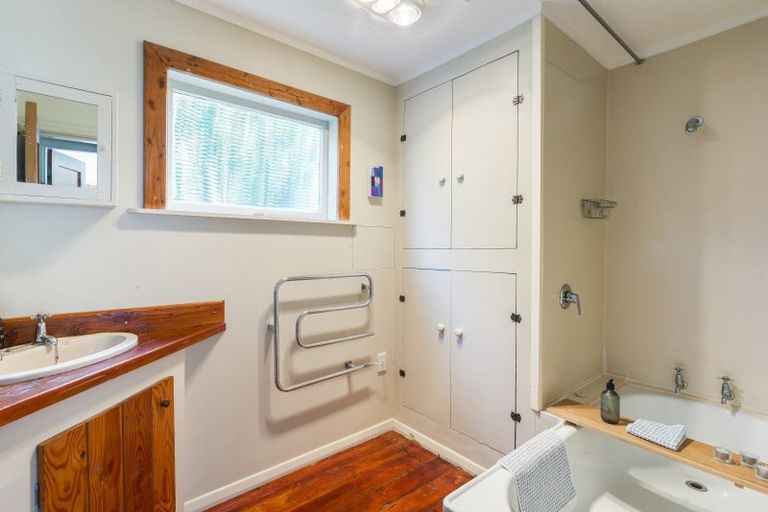 Photo of property in 18 Forest Lane, Raumati South, Paraparaumu, 5032