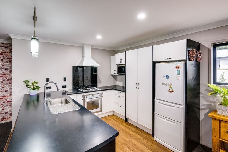 Photo of property in 82a Murphy Road, Taradale, Napier, 4112