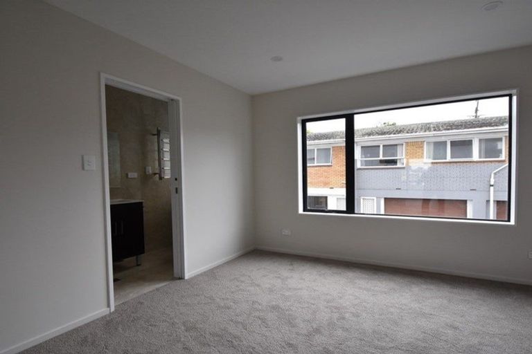 Photo of property in 39c Russell Road, Manurewa, Auckland, 2102