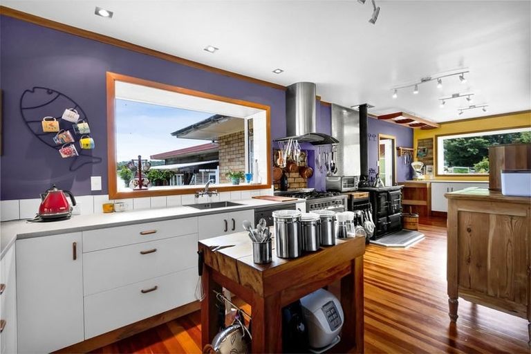 Photo of property in 1283 Mangorei Road, Mangorei, New Plymouth, 4371