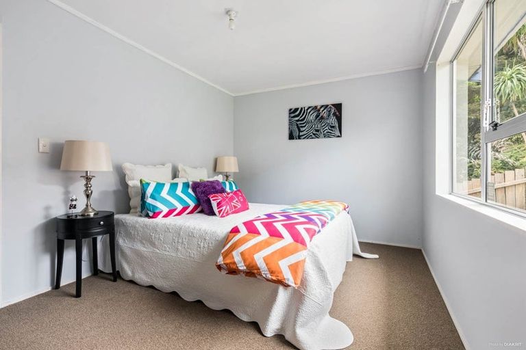 Photo of property in 1/35 Topliss Drive, Northcross, Auckland, 0632