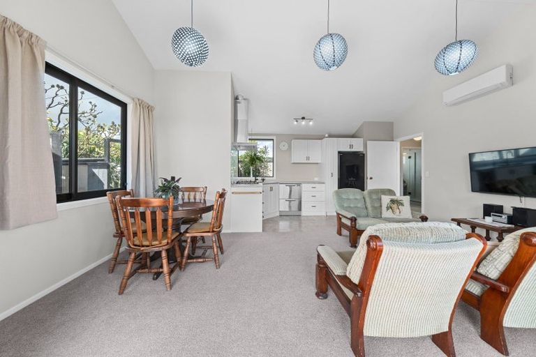 Photo of property in 23a Donnelly Street, Oakura, 4314