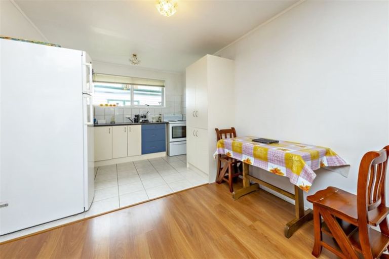 Photo of property in 2/67 Edgewater Drive, Pakuranga, Auckland, 2010