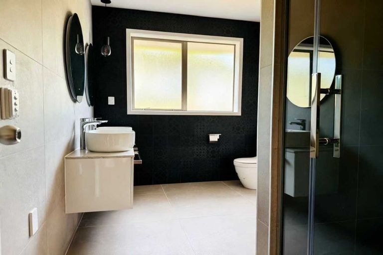 Photo of property in 10 Whiteways Drive, Dairy Flat, Albany, 0792