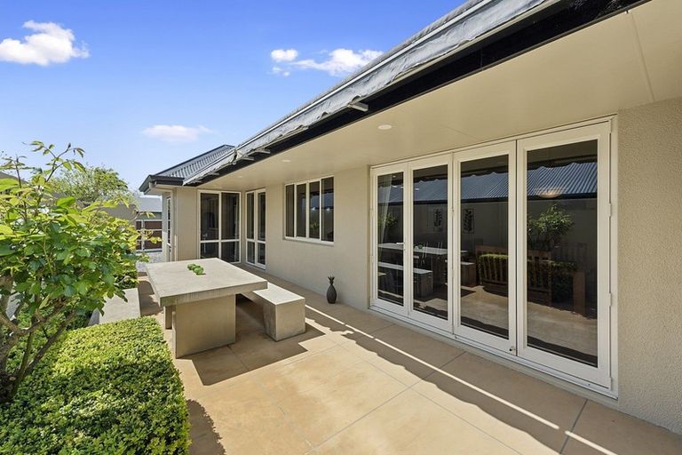 Photo of property in 8 Ravenscourt Place, Huntington, Hamilton, 3210