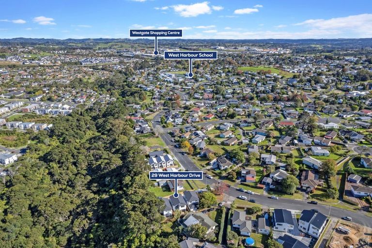 Photo of property in 29a West Harbour Drive, West Harbour, Auckland, 0618