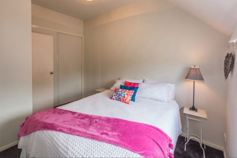 Photo of property in 17 Acorn Close, Waltham, Christchurch, 8023