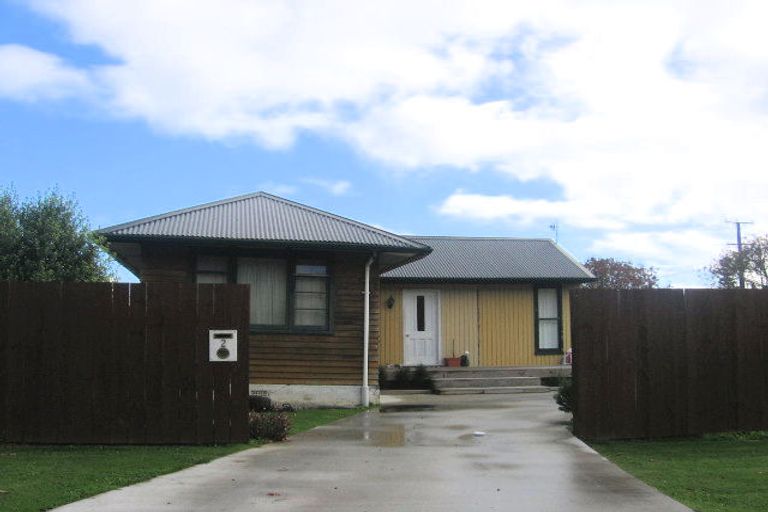 Photo of property in 2 Waitui Crescent, Waiwhetu, Lower Hutt, 5010