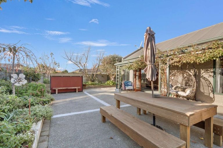 Photo of property in 1 Strachan Way, Highbury, Palmerston North, 4412