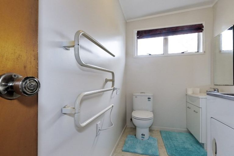 Photo of property in 2b Stillwater Crescent, Stillwater, Silverdale, 0993