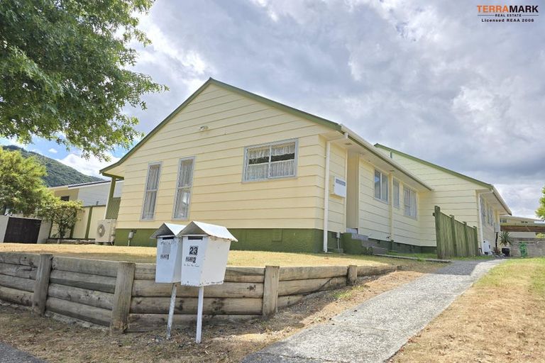 Photo of property in 1/23 Gemstone Drive, Birchville, Upper Hutt, 5018