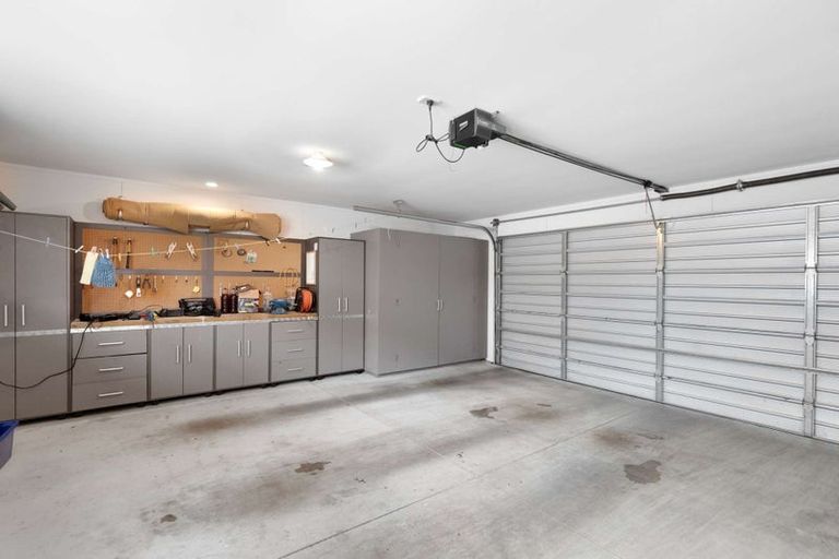 Photo of property in 107 Ruapehu Drive, Fitzherbert, Palmerston North, 4410