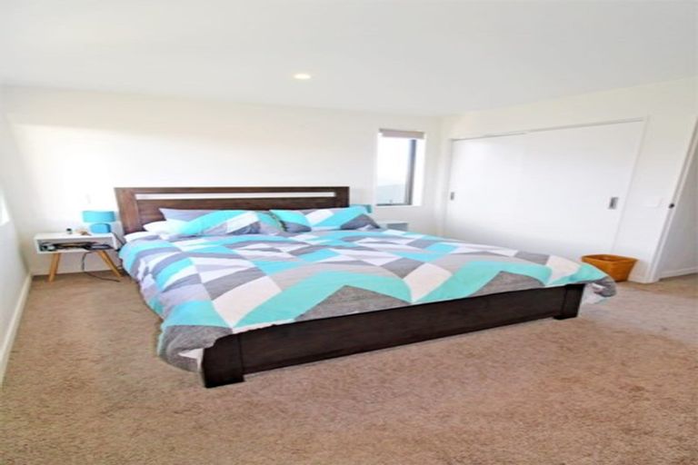 Photo of property in 2 Stone Street, Miramar, Wellington, 6022