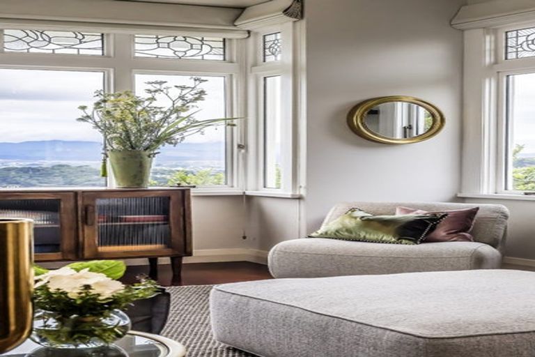 Photo of property in 39 Mills Road, Brooklyn, Wellington, 6021