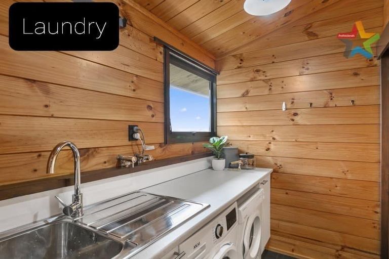 Photo of property in 87 Allington Road, Karori, Wellington, 6012