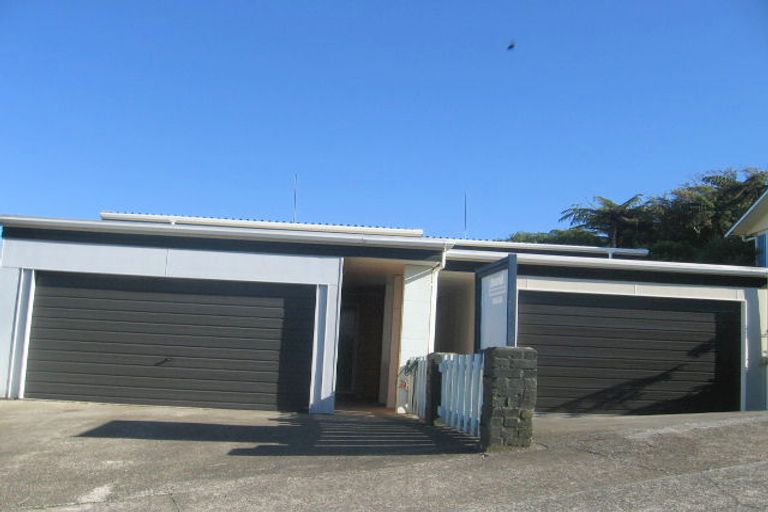 Photo of property in 23a Eastview Grove, Normandale, Lower Hutt, 5010