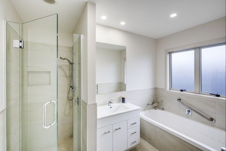 Photo of property in 10 Ohau Place, Poraiti, Napier, 4112