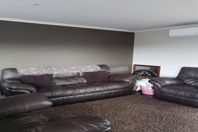 Photo of property in 16 Hetherington Road, Ranui, Auckland, 0612